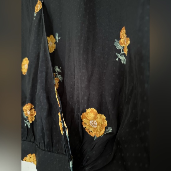 Madewell Bubble-sleeve wrap top in floating florets - Picture 7 of 9